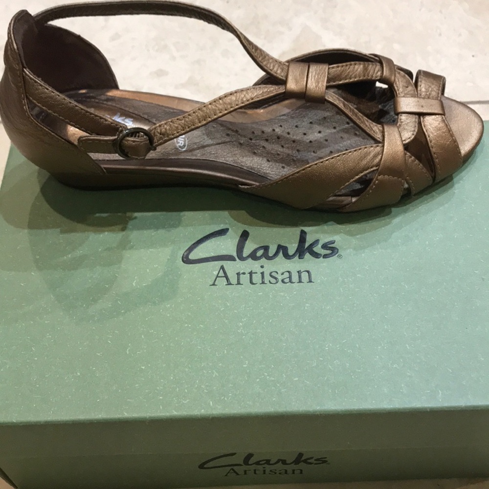 Brand new dusky hill size 6. Clark artisan